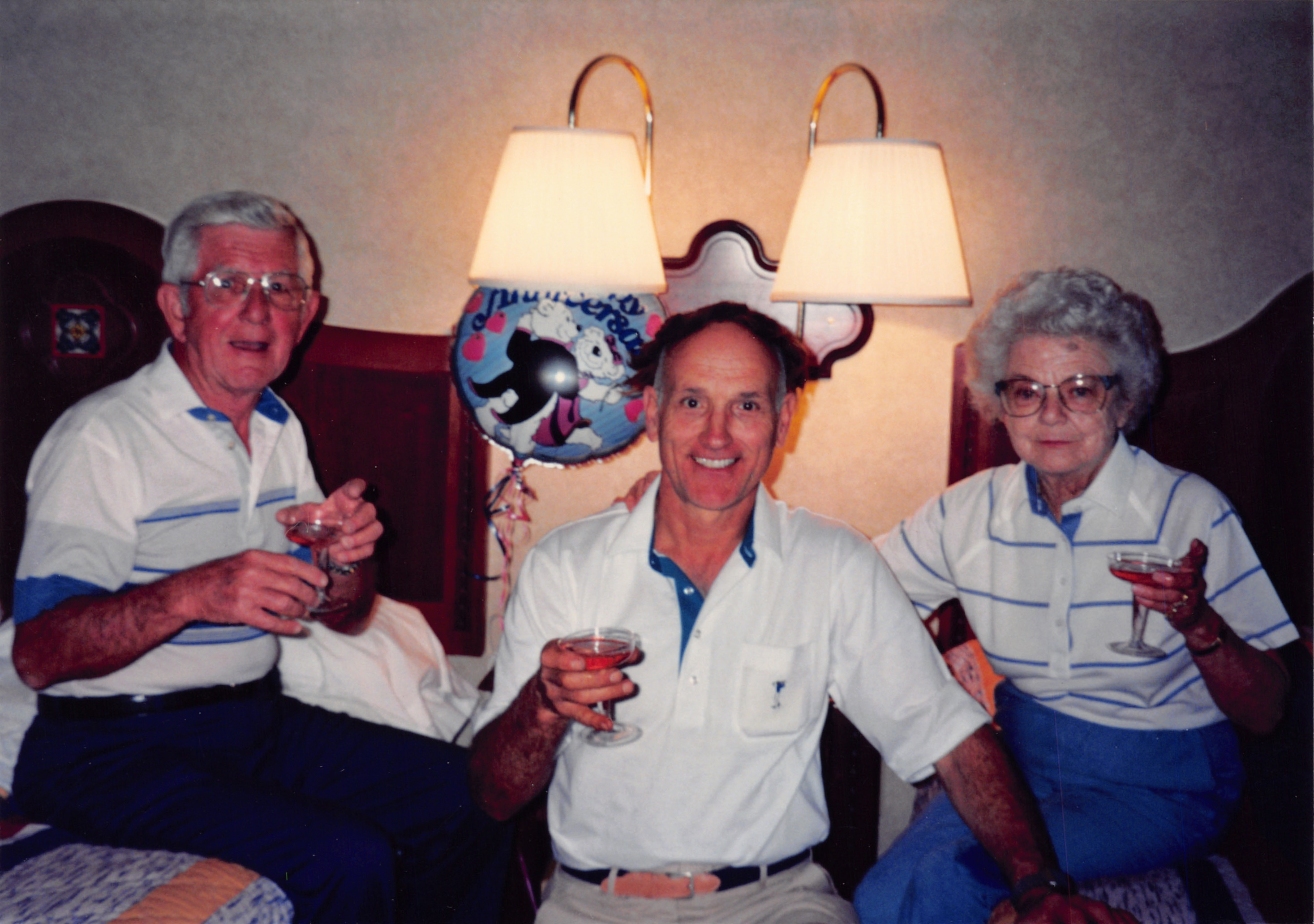 1994a_712.jpg