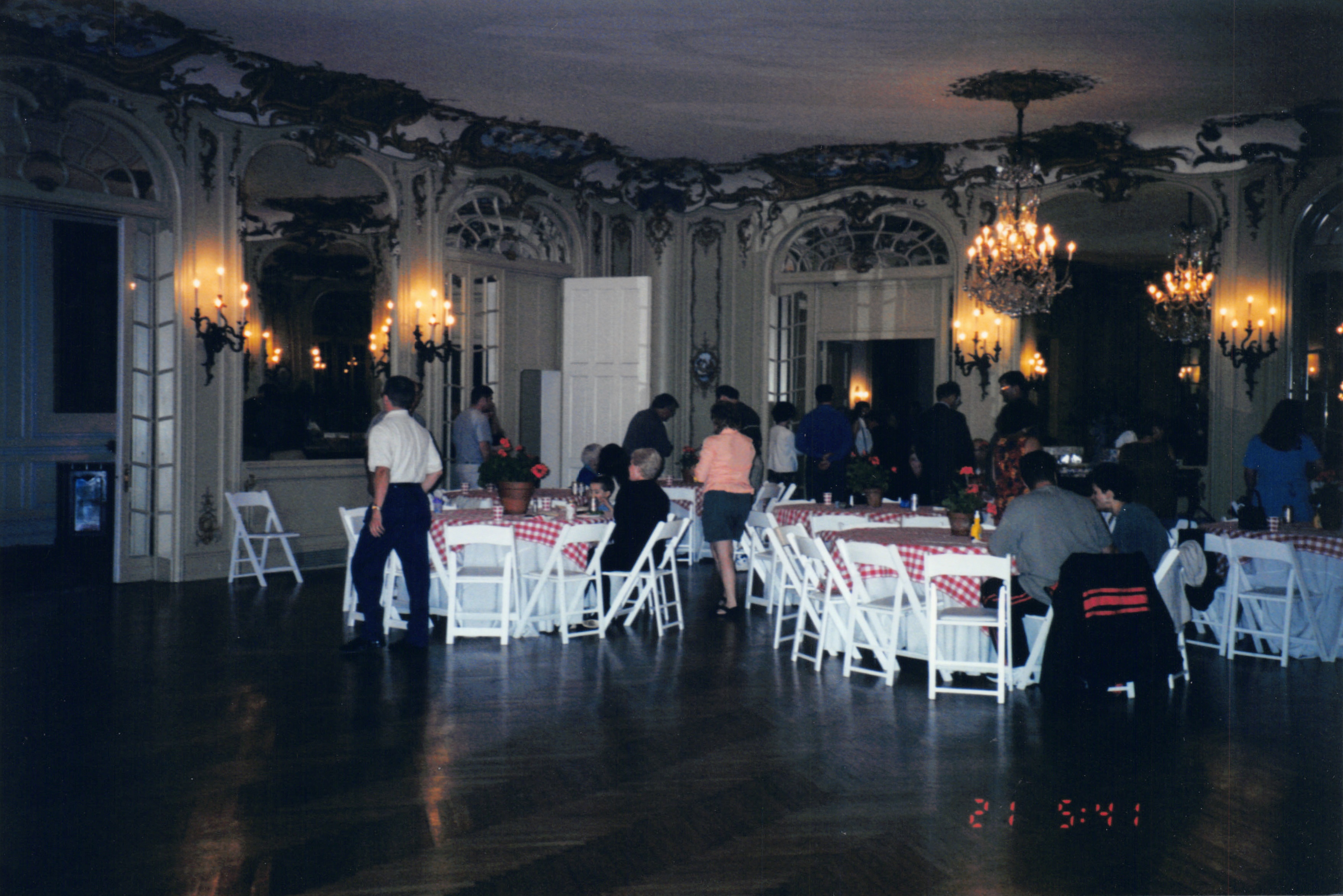 2000_196.jpg