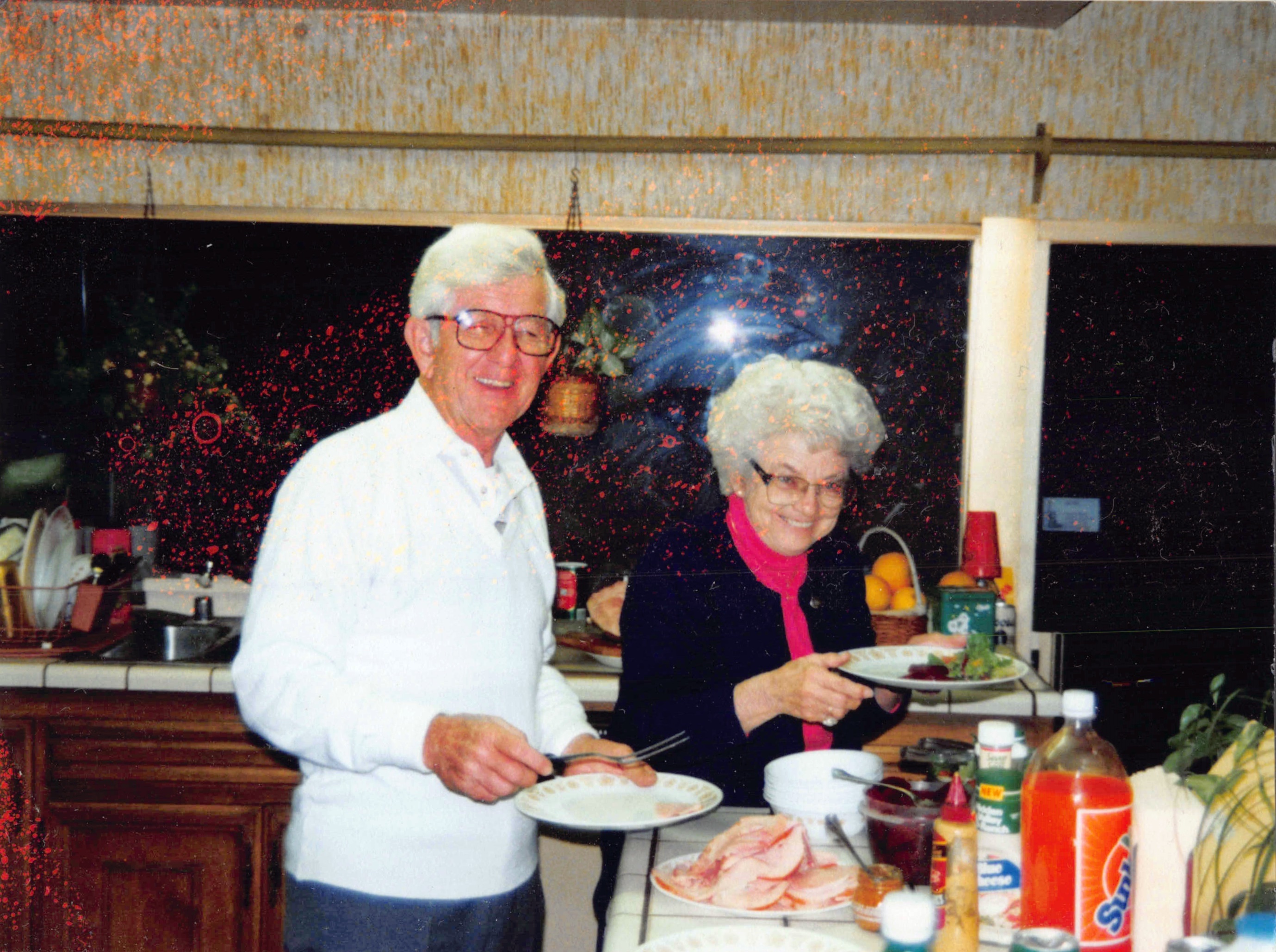 Kitchen_FamRoom_Pics_015.jpg