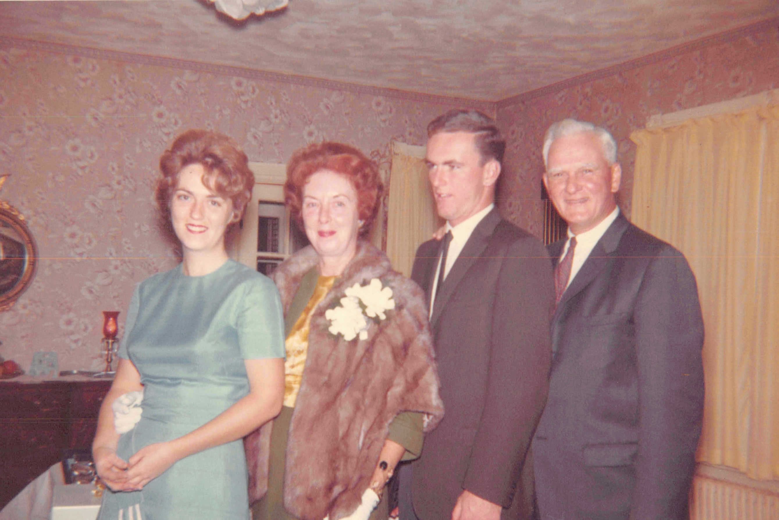 Old_Photo_Album_150.jpg